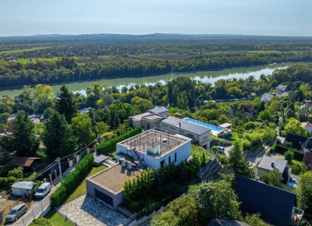 Eladó családi ház, Szentendrén 790 M Ft, 5 szobás