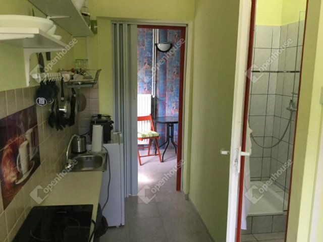 Eladó családi ház, Küngösön 64.9 M Ft, 5 szobás