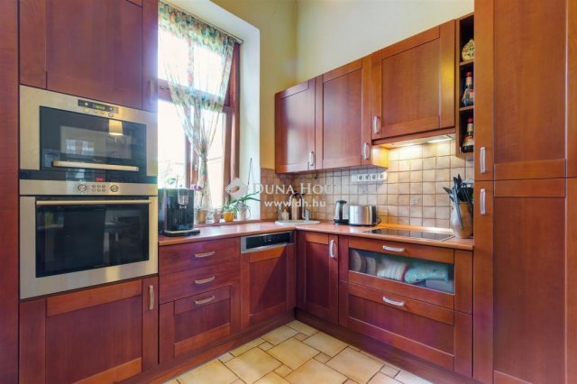 Eladó téglalakás, Budapesten, VII. kerületben 185 M Ft, 3 szobás