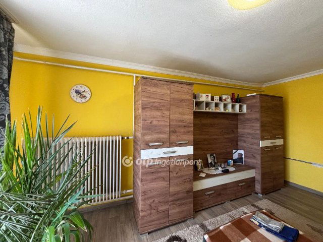 Eladó családi ház, Beszterecén 12.9 M Ft, 4 szobás
