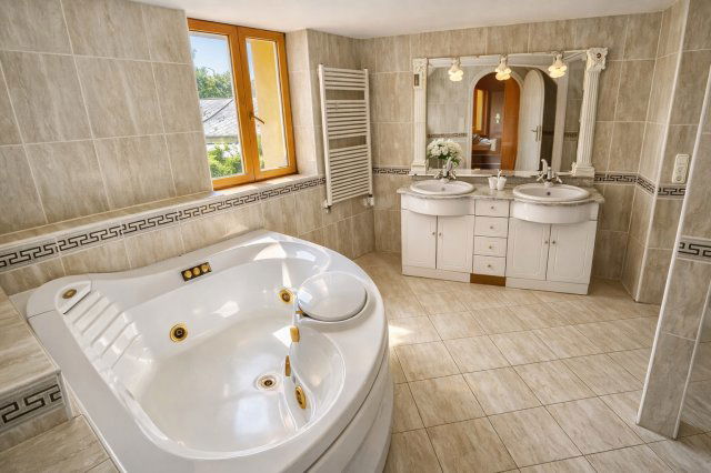 Eladó családi ház, Debrecenben 184.5 M Ft, 5 szobás