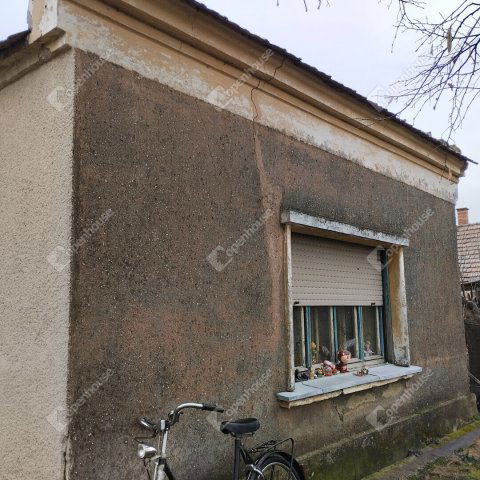 Eladó családi ház, Kemenesszentpéteren 18 M Ft, 3 szobás
