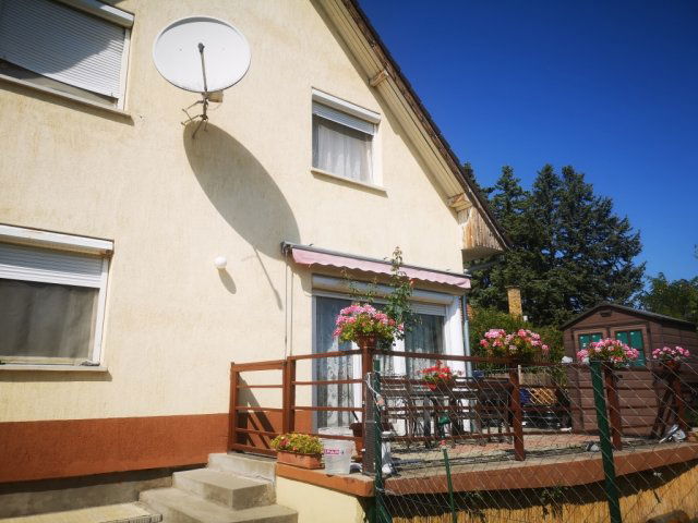 Eladó ikerház, Szentendrén 150 M Ft, 5 szobás