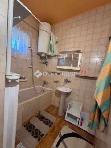 Eladó családi ház, Tápiószelén 54.9 M Ft, 5 szobás