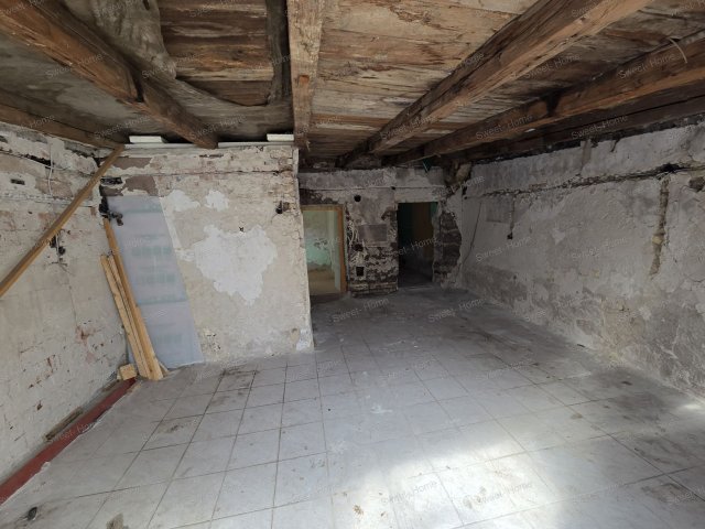Eladó családi ház, Kecskeméten 30 M Ft, 2 szobás