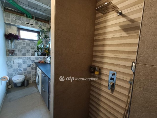 Eladó családi ház, Kiskunlacházán 120 M Ft, 4 szobás