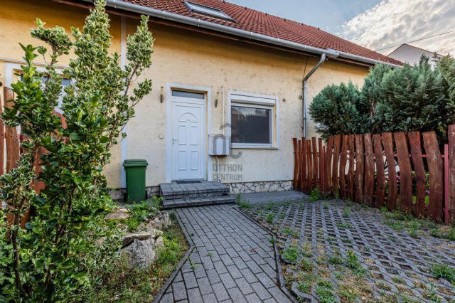 Eladó sorház, Dunakeszin 94.9 M Ft, 3 szobás