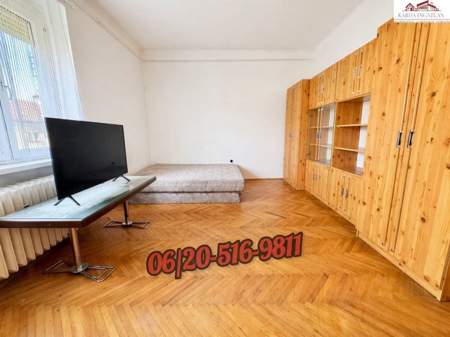 Eladó téglalakás, Dunaújvárosban 26.9 M Ft, 1 szobás