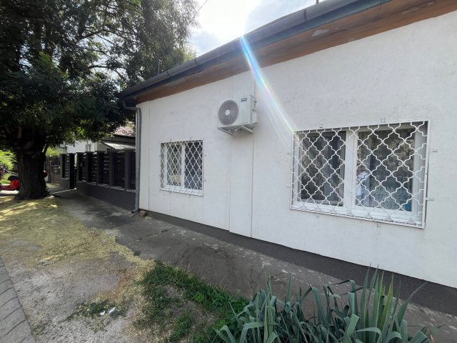 Eladó ikerház, Budapesten, XVI. kerületben, Sashalom utcában