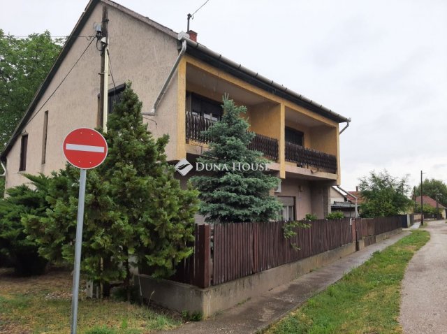 Eladó családi ház, Jászapátiban 19.9 M Ft, 4 szobás