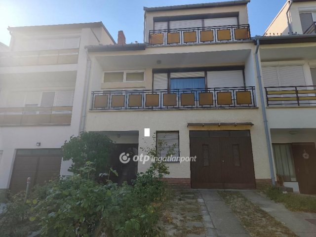 Eladó sorház, Szekszárdon 75 M Ft, 3+1 szobás