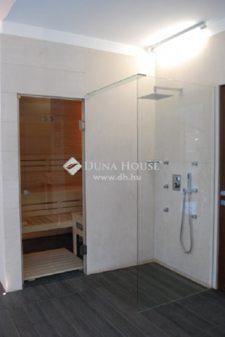 Eladó családi ház, Szentendrén 585.6 M Ft, 3 szobás