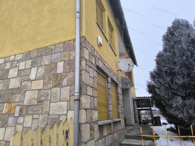 Eladó családi ház, Zagyvarékason 27.5 M Ft, 4 szobás