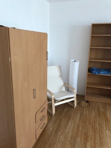 Kiadó panellakás, albérlet, Pécsett, Mezőszél utcában