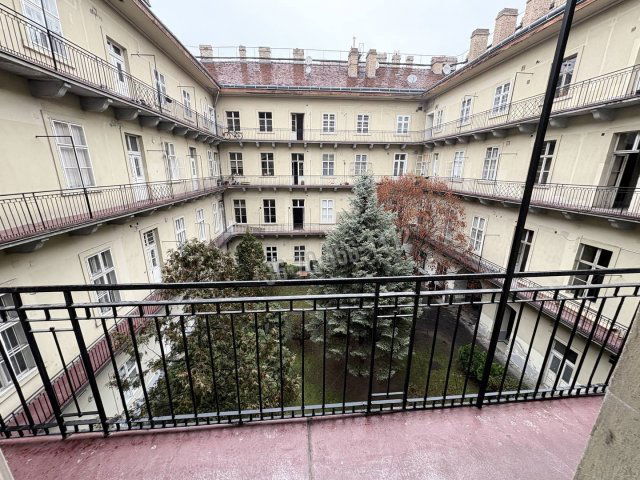 Eladó téglalakás, Budapesten, V. kerületben 169 M Ft, 3 szobás