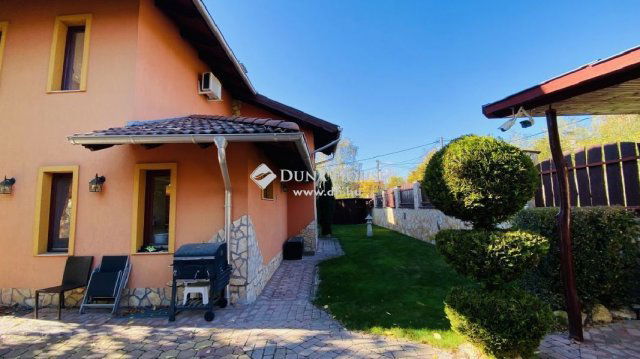 Eladó családi ház, Szentendrén 242.4 M Ft, 6 szobás