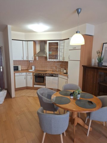 Kiadó téglalakás, albérlet, VI. kerületben, Király utcában