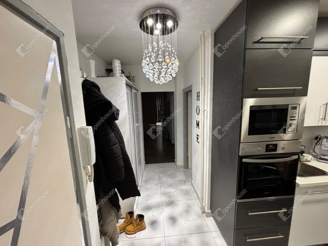 Eladó téglalakás, Keszthelyen 54 M Ft, 2 szobás