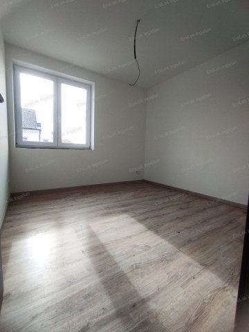 Eladó ikerház, Győrzámolyon 96 M Ft, 3+1 szobás