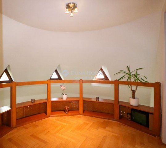 Eladó családi ház, Budapesten, III. kerületben 249 M Ft