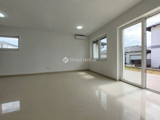 Eladó sorház, Budapesten, XVIII. kerületben 139.9 M Ft, 4 szobás