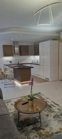 Kiadó téglalakás, albérlet, V. kerületben, Honvéd téren