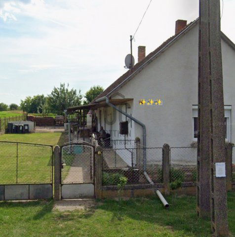 Eladó családi ház, Csőszön 27.5 M Ft, 2 szobás