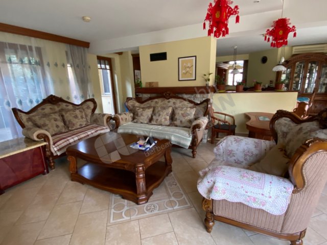 Eladó családi ház, Budapesten, XVI. kerületben 238 M Ft