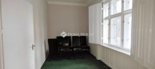 Eladó családi ház, Hódmezővásárhelyen 250 M Ft, 5 szobás