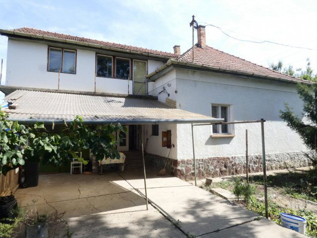 Eladó családi ház, Szegeden, Radnóti utcában 68.9 M Ft