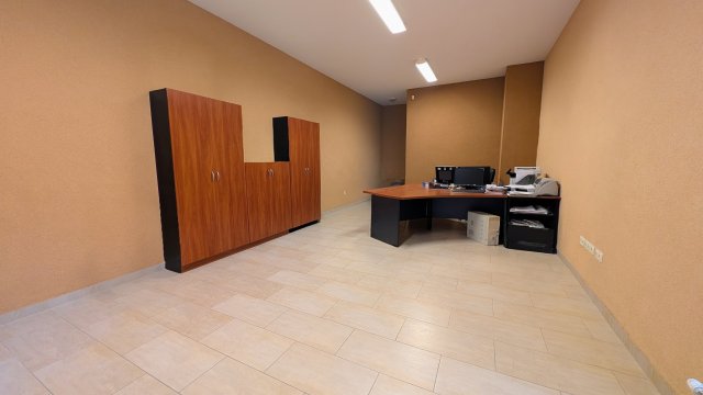 Eladó üzlethelyiség, Kecskeméten 52 M Ft, 1 szobás