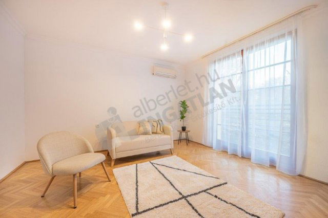 Kiadó téglalakás, albérlet, II. kerületben, Selyemakác utcában