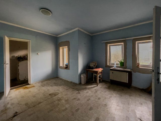 Eladó családi ház, Baján 47 M Ft, 4+1 szobás