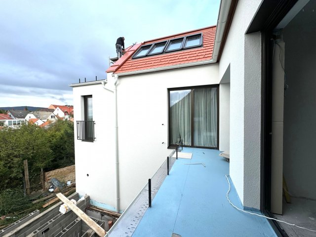 Eladó téglalakás, Pécsett 89.9 M Ft, 2+1 szobás