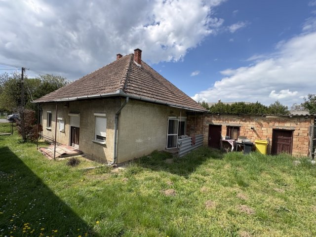 Eladó családi ház, Balatonbogláron, Szabadság utcában 27.3 M Ft