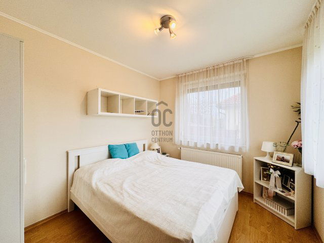 Eladó családi ház, Győrzámolyon 129.5 M Ft, 5 szobás