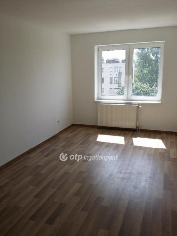 Eladó téglalakás, Táborfalván 28.45 M Ft, 3 szobás