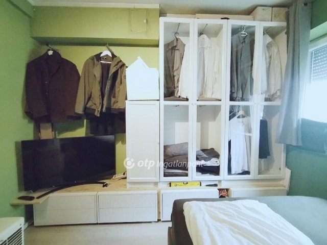 Eladó téglalakás, Ajkán 14.9 M Ft, 1 szobás