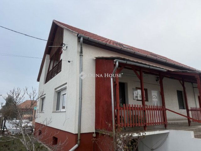 Eladó családi ház, Csévharaszton 94.9 M Ft, 7 szobás