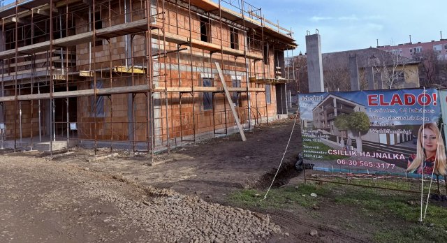 Eladó téglalakás, Szolnokon 81 M Ft, 4 szobás