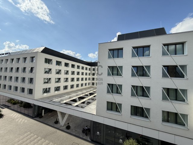 Eladó téglalakás, Debrecenben 180.4 M Ft, 3 szobás
