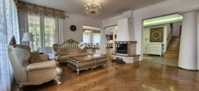 Eladó családi ház, Kecskeméten 248 M Ft, 8 szobás