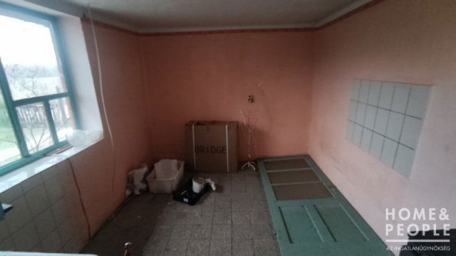 Eladó családi ház, Dócon 11.99 M Ft, 2 szobás