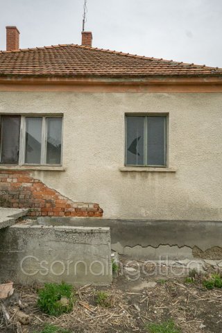 Eladó családi ház, Bősárkányon 29.9 M Ft, 2+1 szobás