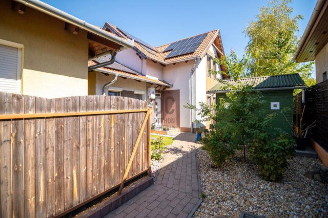 Eladó ikerház, Budapesten, XVIII. kerületben 164.9 M Ft, 5 szobás