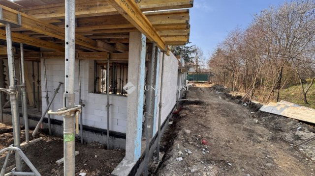 Eladó ikerház, Budapesten, III. kerületben 198.5 M Ft, 4 szobás