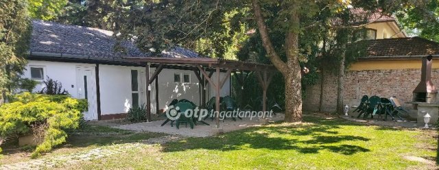 Eladó családi ház, Siófokon 359 M Ft, 10 szobás