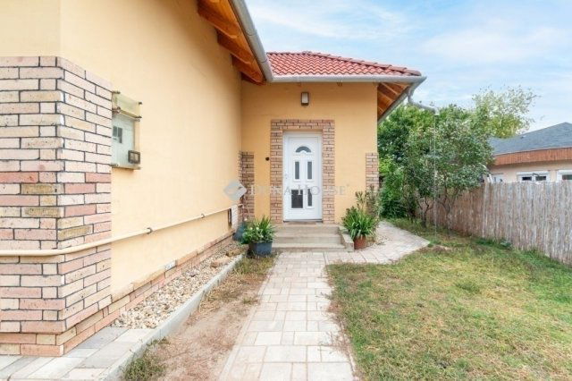 Eladó családi ház, Budapesten, XVII. kerületben 95.9 M Ft