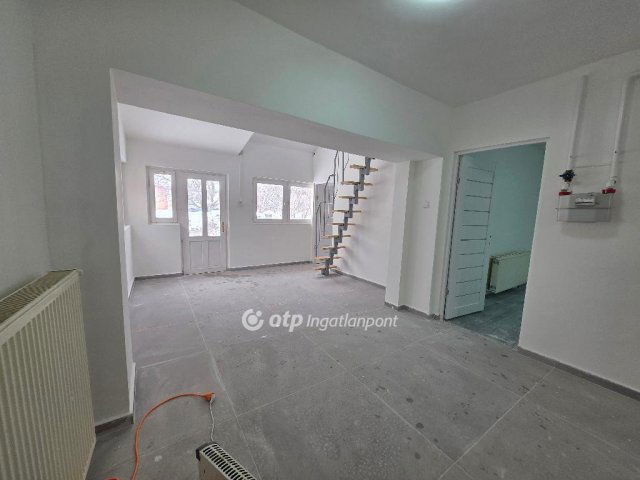 Eladó családi ház, Ürömön 57.99 M Ft, 4 szobás