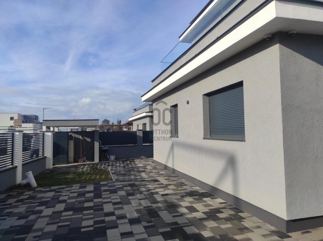 Eladó családi ház, Siófokon 299 M Ft, 5 szobás